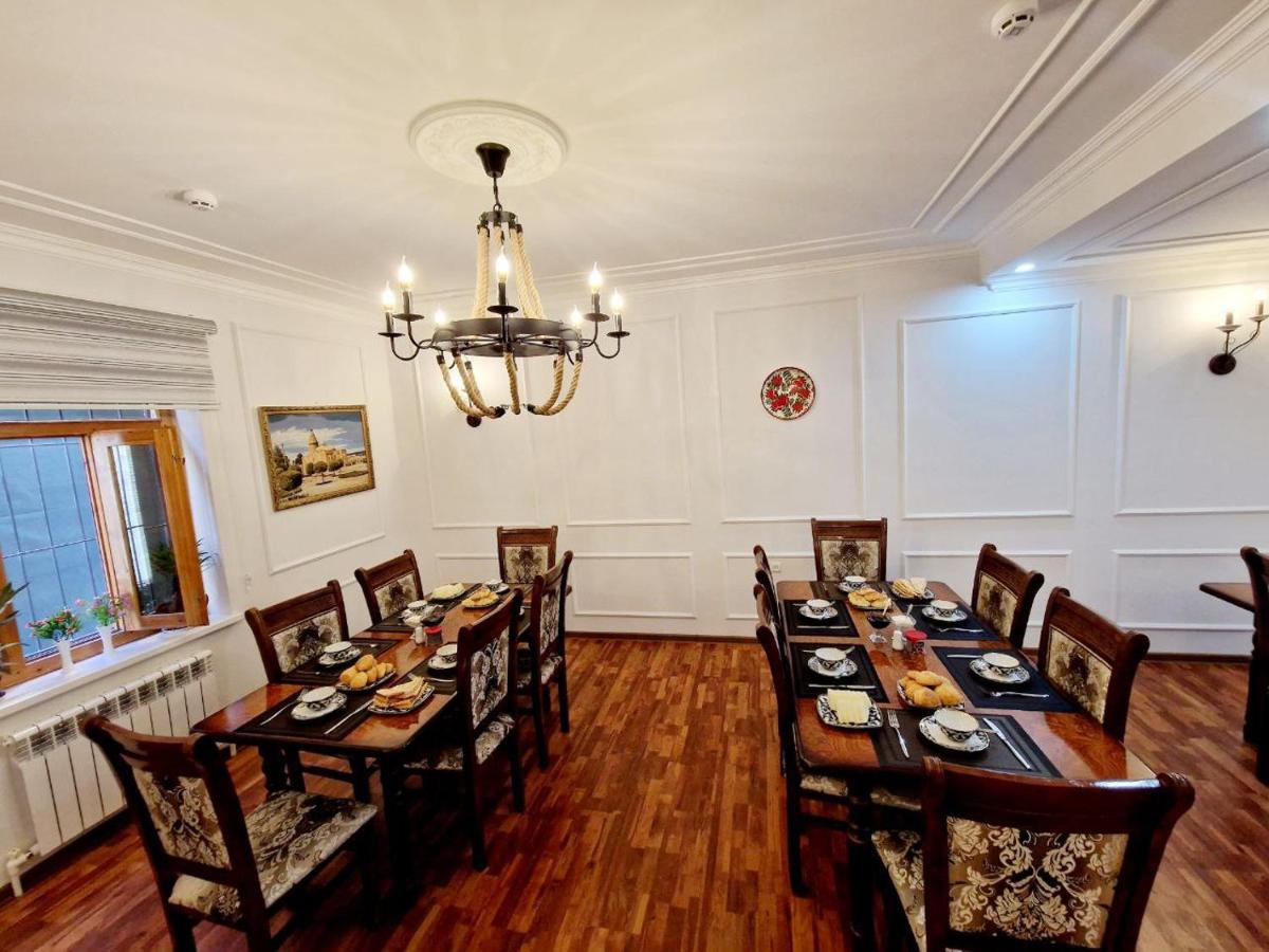 Kuvonchoy Bonu B@B Bed & Breakfast Khiva Bagian luar foto
